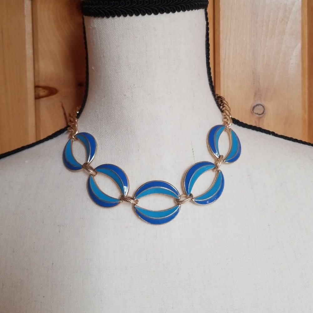 Vintage Mid Century Blue Enamel Goldtone Trim Statement Necklace - Picture 7 of 13